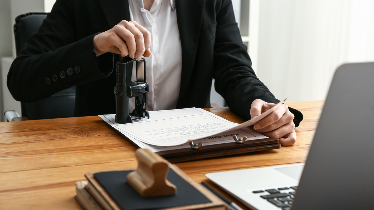 Who Can Legally Notarize Documents? Unified Judicial